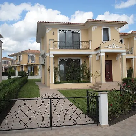 Maria And Plamena Houses *