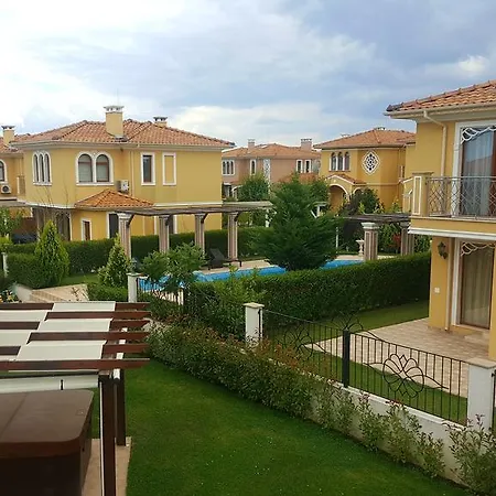 וילה Maria And Plamena Houses